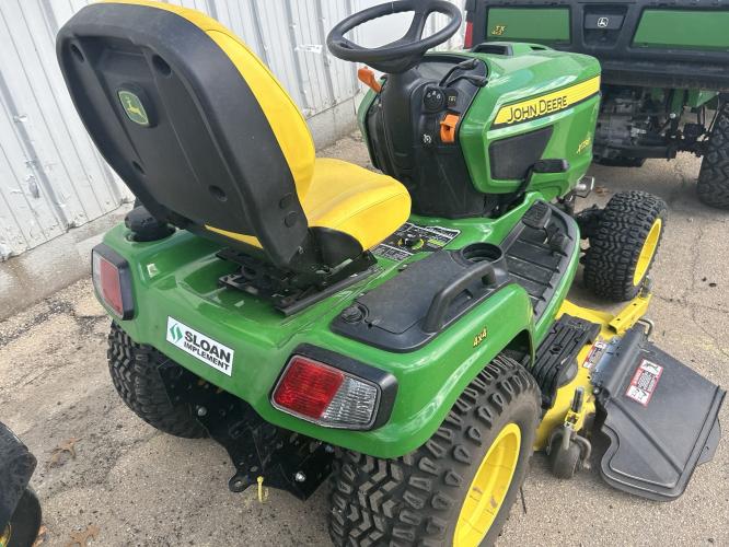 John Deere X738