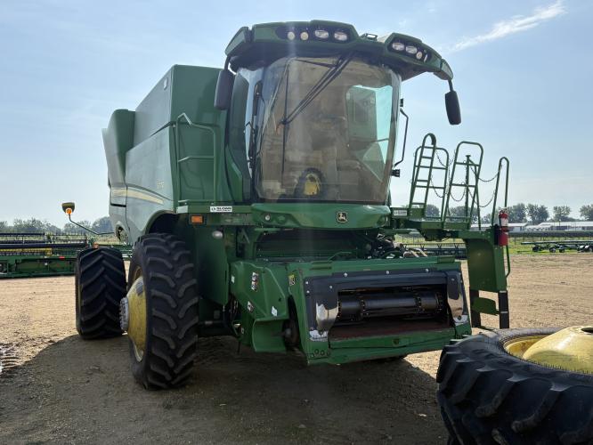 John Deere S770