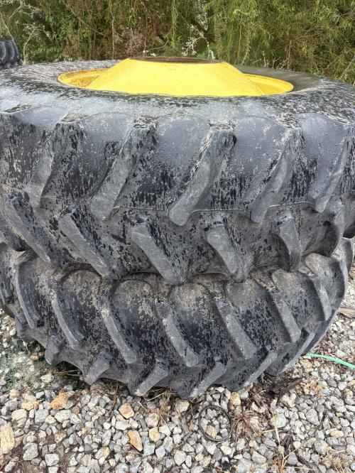 2005 John Deere 20.8/38