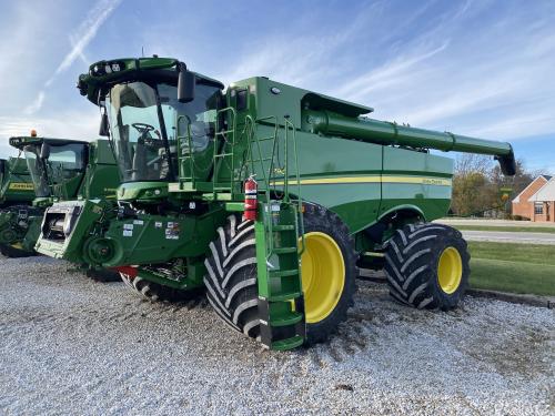 2023 John Deere S790