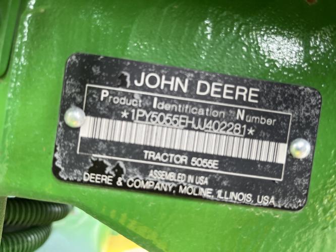 John Deere 5055E
