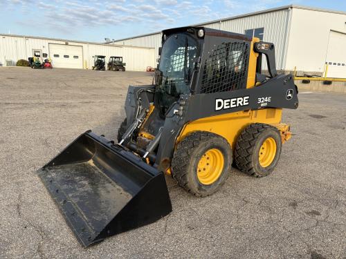 2017 John Deere 324E
