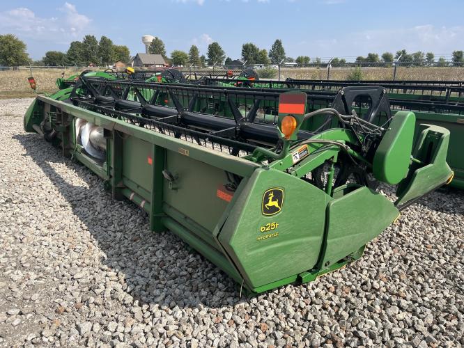 John Deere 625F