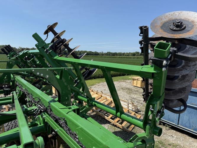 John Deere 2730