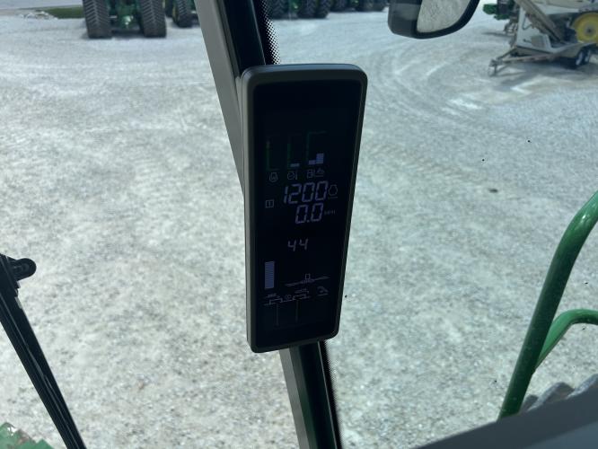 John Deere S770