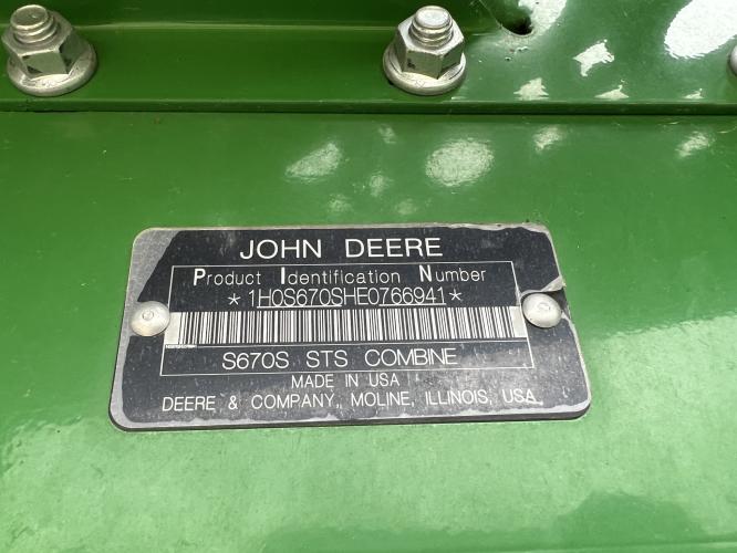 John Deere S670