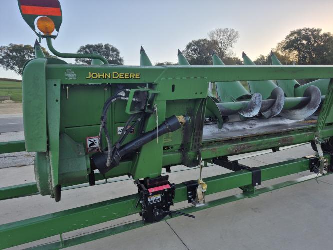 John Deere 606C