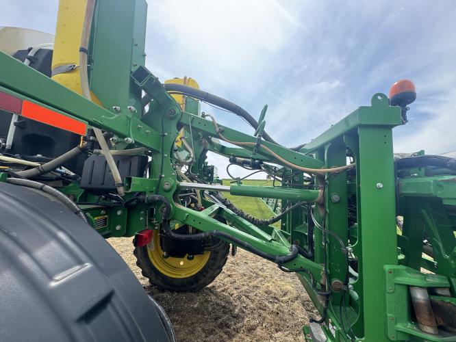 John Deere R4038