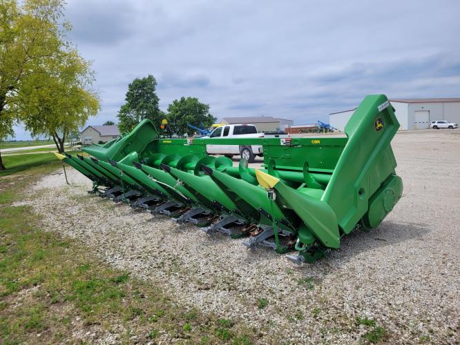 John Deere C8R