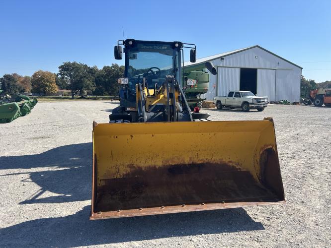 John Deere 324L