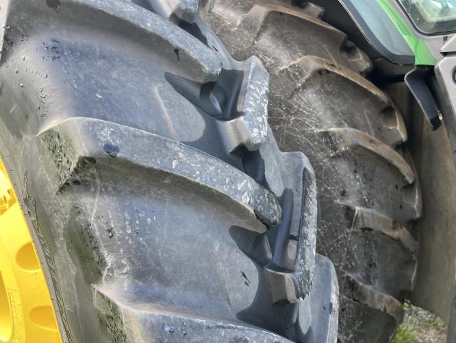 John Deere 8320R