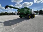 John Deere S7 700