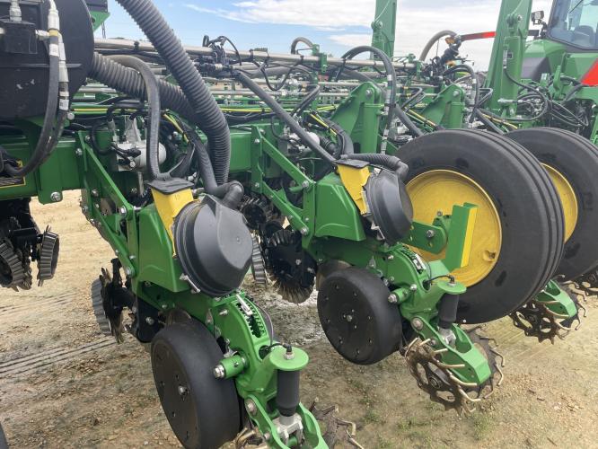 John Deere 1775NT
