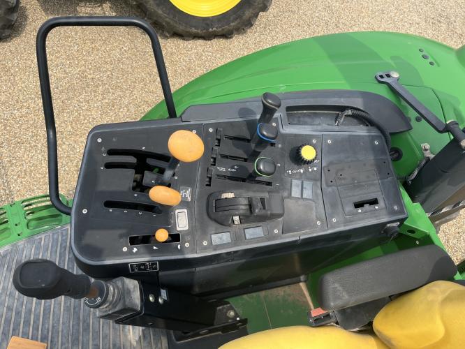 John Deere 6115M