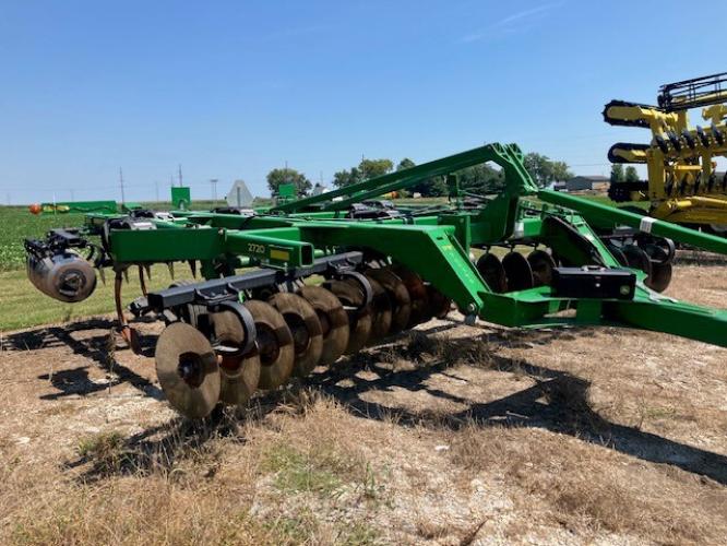John Deere 2720