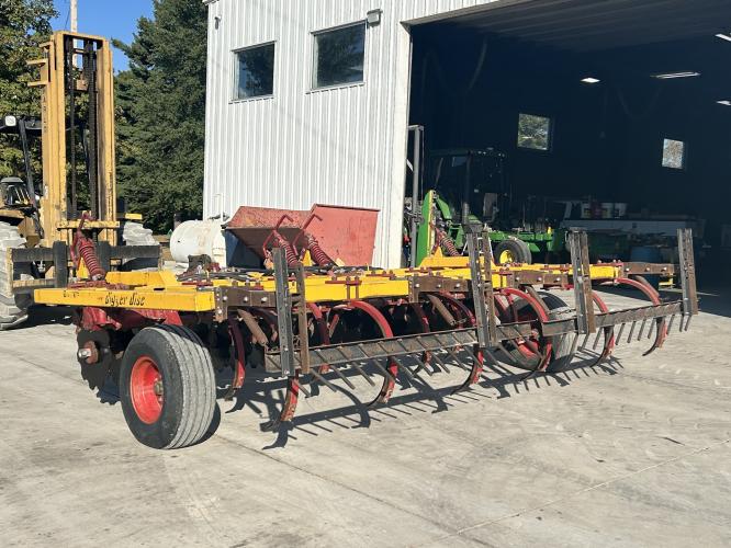 John Deere 2111