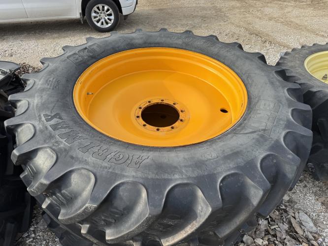Bkt 520/85R46 Floater Tires
