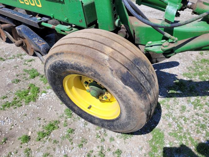 John Deere 2800