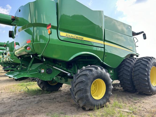 John Deere S680