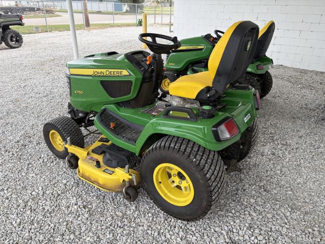 John Deere X750