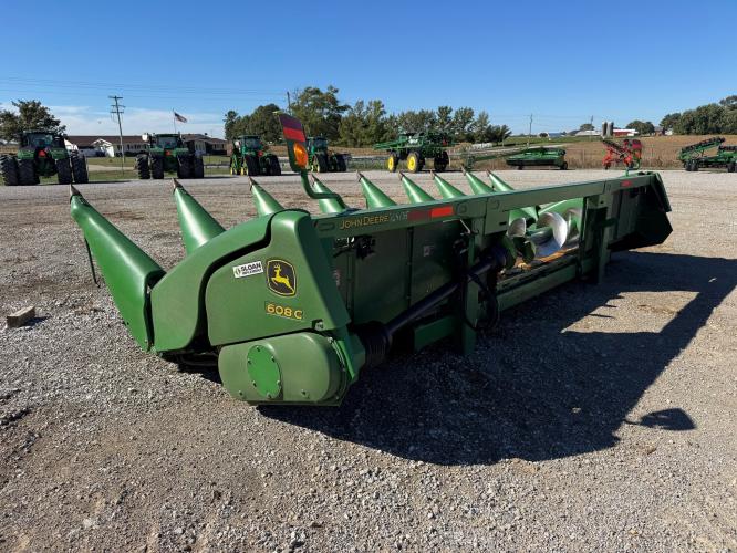 John Deere 608C