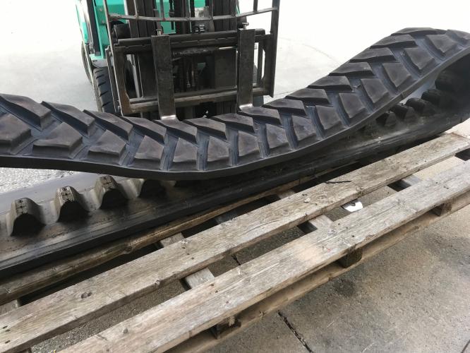 John Deere R571658 TRACK 18"