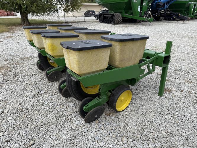 John Deere 7200