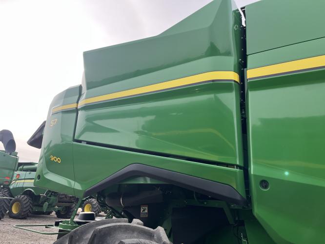 John Deere S7 900