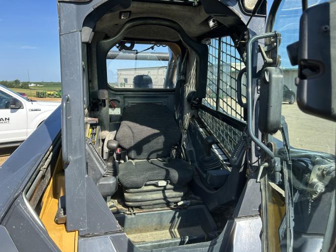John Deere 333E
