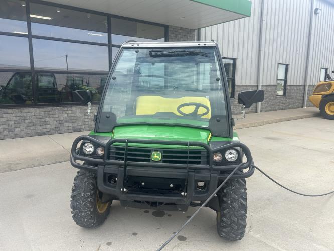John Deere 825I