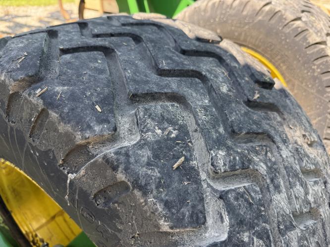 John Deere 2730
