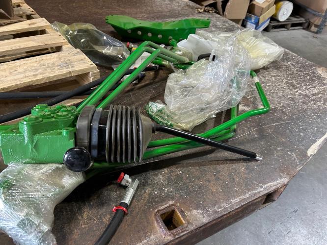 John Deere NEW BLV10015 VALVE, LINE/HOSE KIT D170