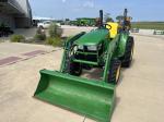 John Deere 3032E