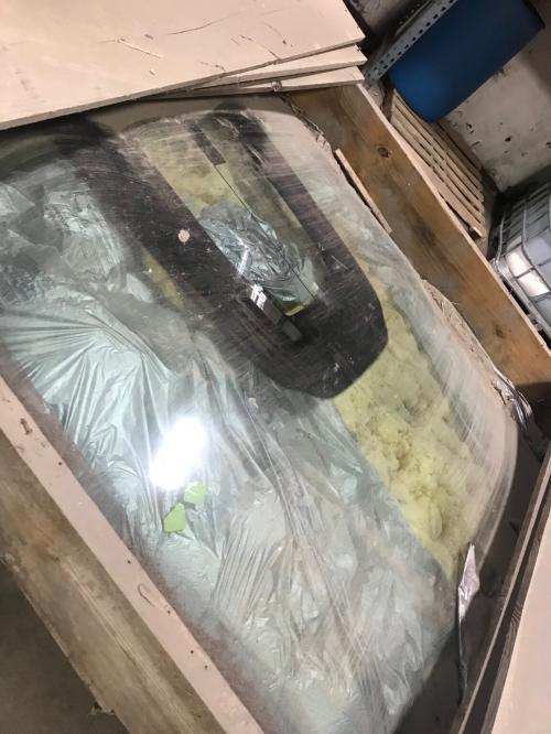  John Deere R262126 Windshield glass