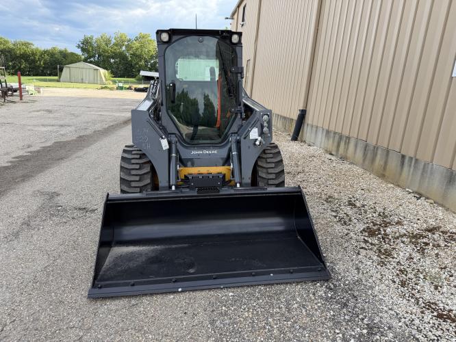 John Deere 320G