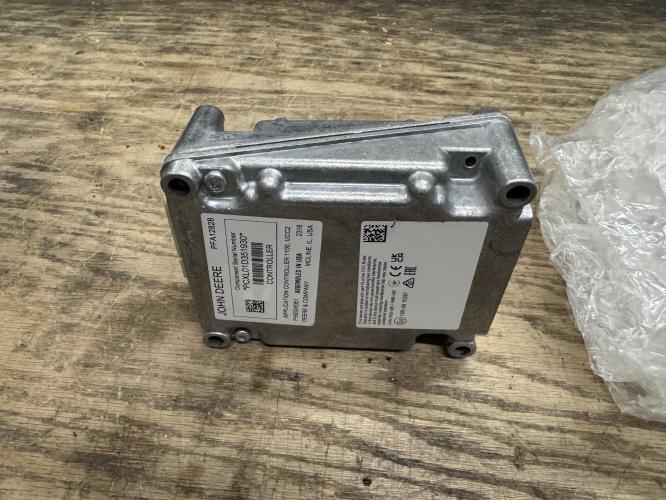 John Deere NEW APP CONTR 1100