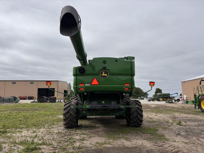 John Deere S790