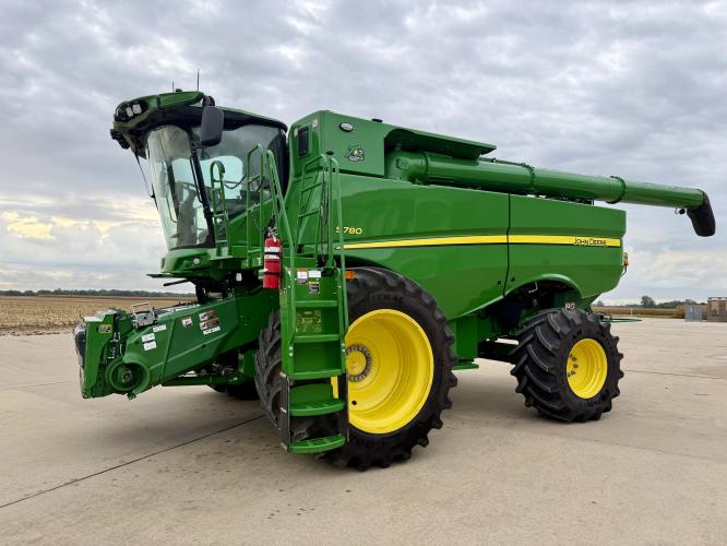 John Deere S780