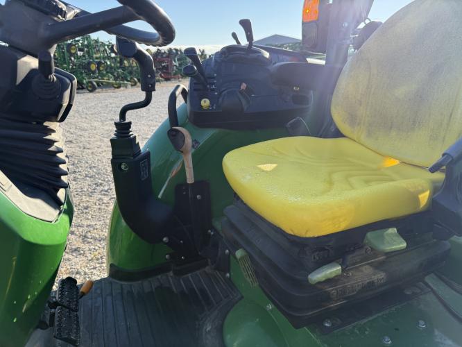 John Deere 5075M