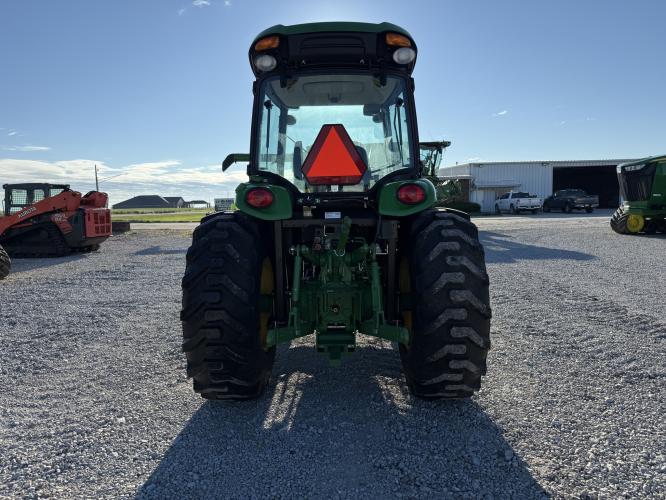 John Deere 4052R