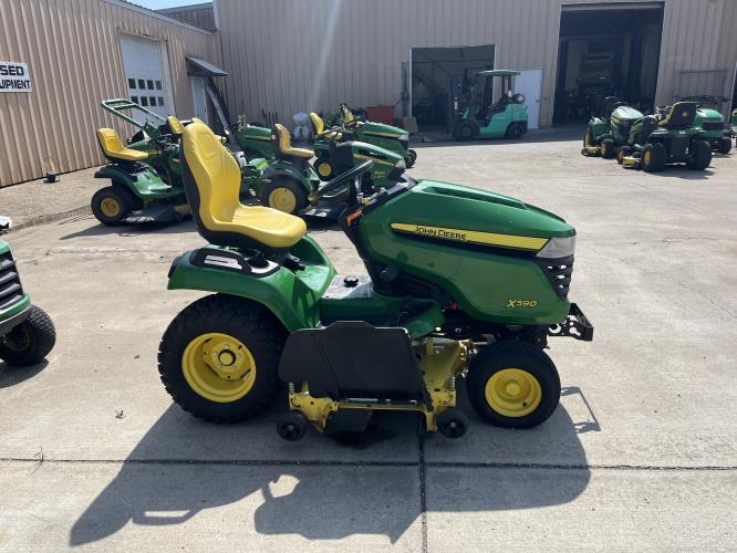 John Deere X590