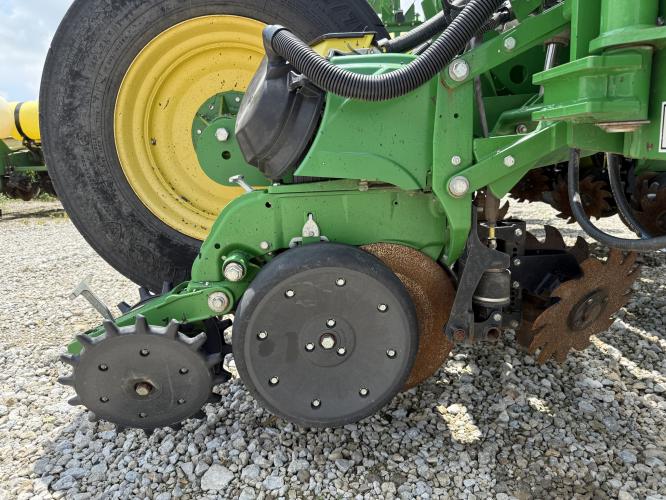 John Deere 1775NT