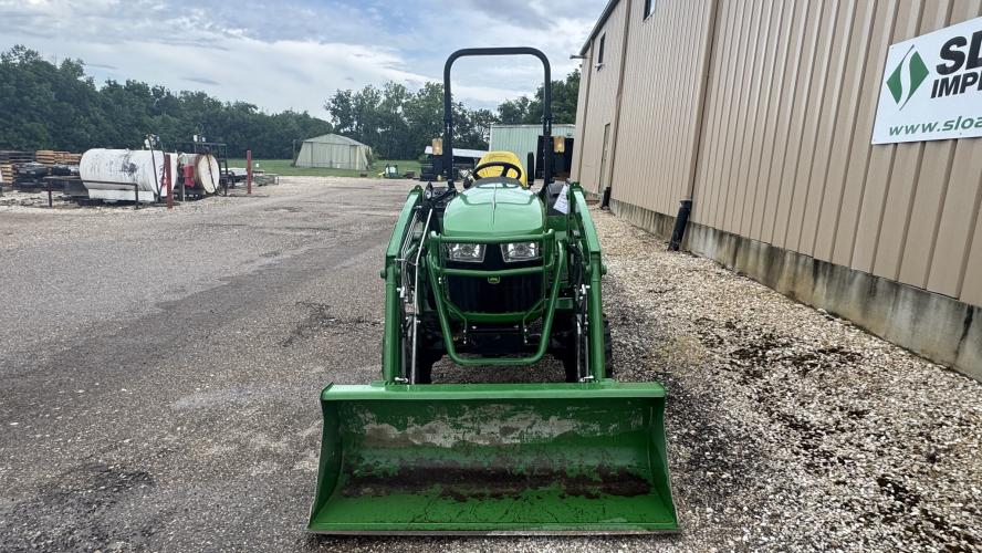 John Deere 2032R