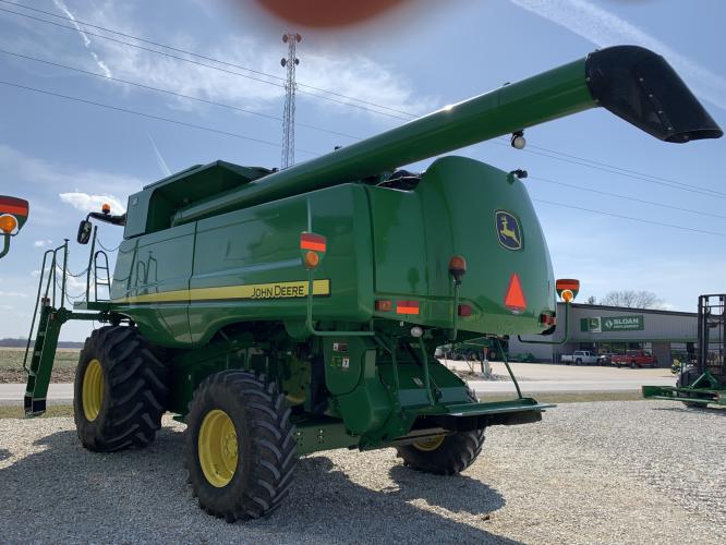 John Deere S550