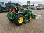 John Deere 3046R
