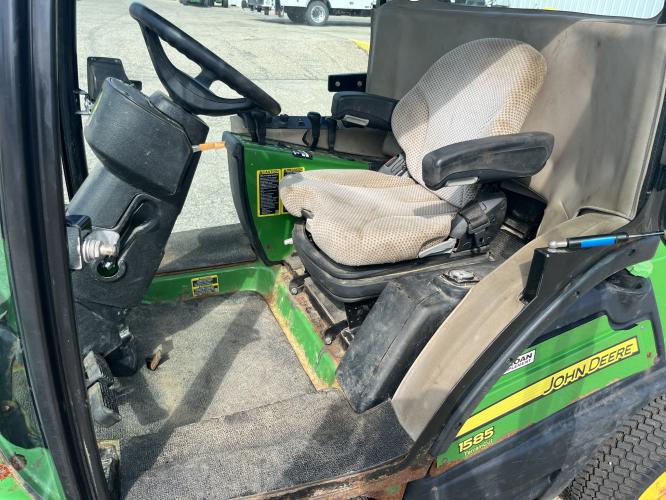 John Deere 1585