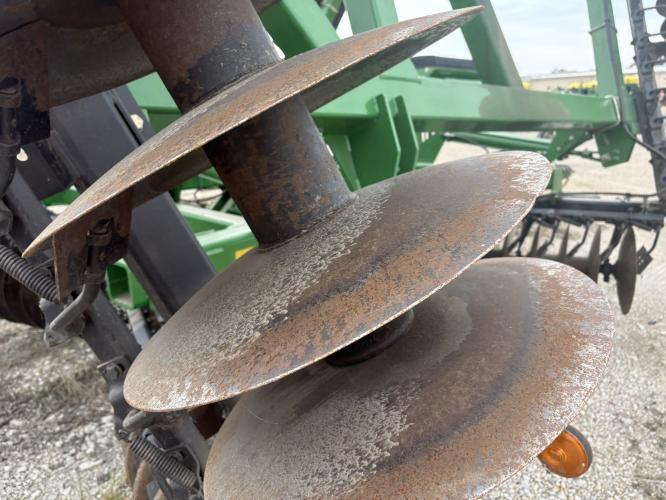 John Deere 637