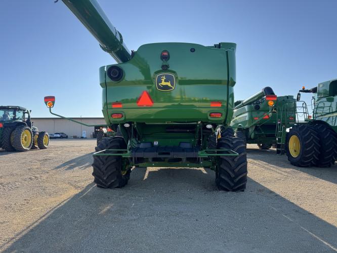 John Deere S780