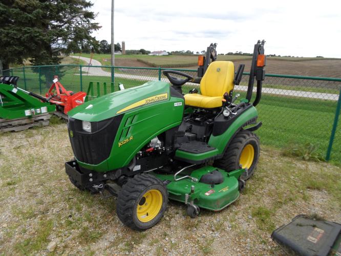 John Deere 1025R