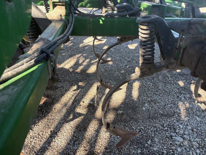 John Deere 2210